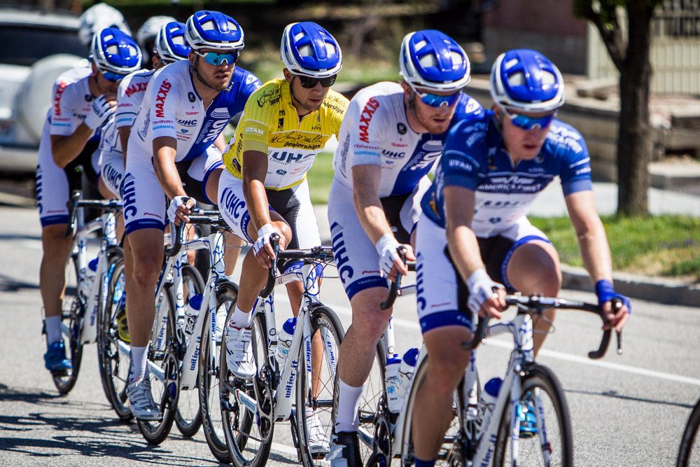 Kiel Reijnen (UnitedHealthcare) surrounded by teammates during the stage.
