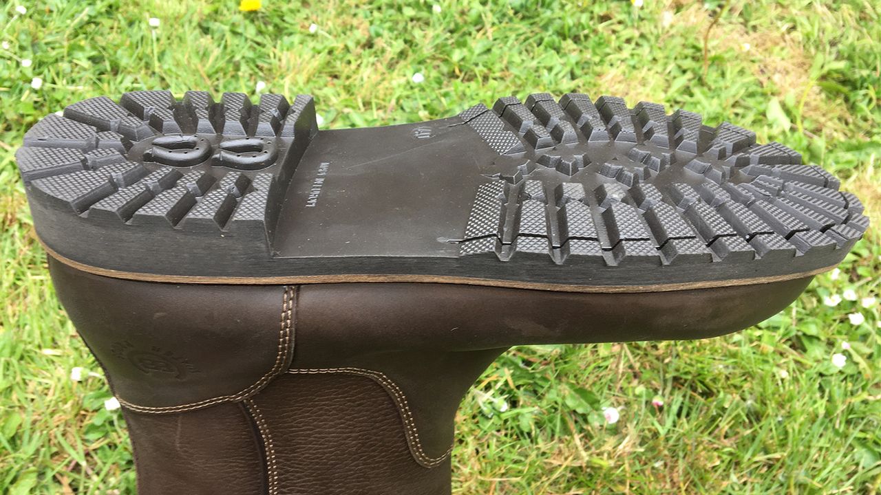 BareBack Footwear Quebec