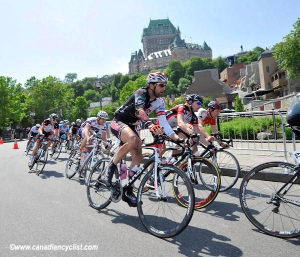 Peloton pass below the historic Chateau Frontenac