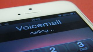 Visual voicemail comes to EE's 4G iPhone 5