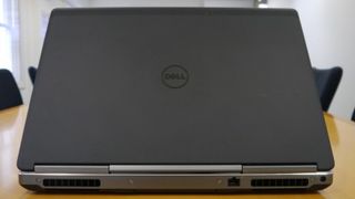 Dell Precision 7710 open