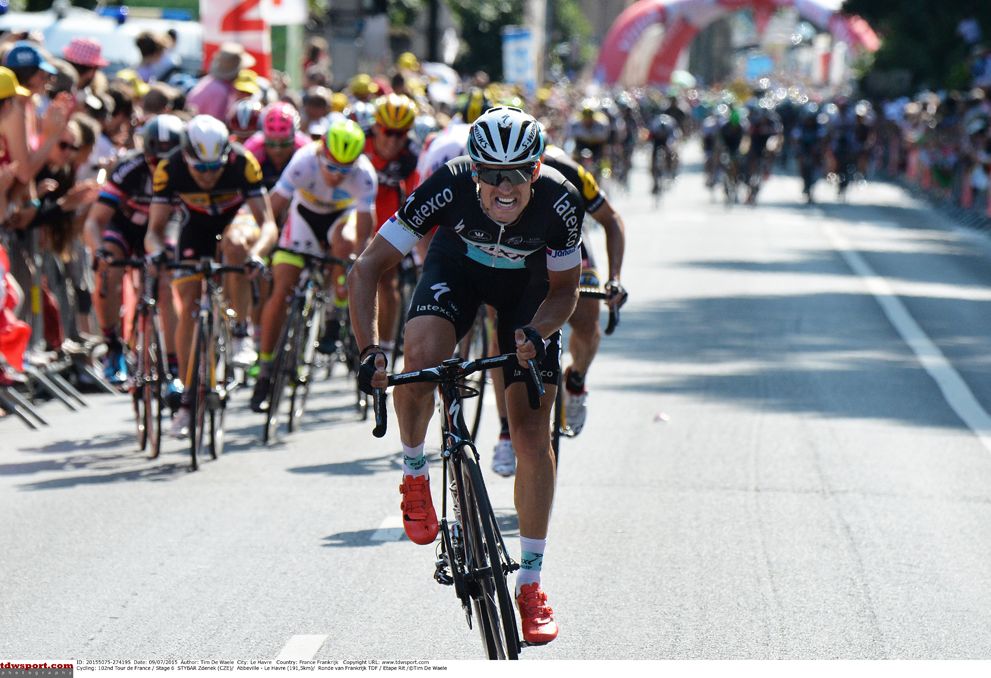 Zdeněk &Scaron;tybar attacks for the win on stage 6