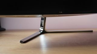 LG UltraWide 34UC97 stand