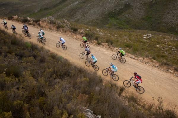 Riders climb the Highlands Pass