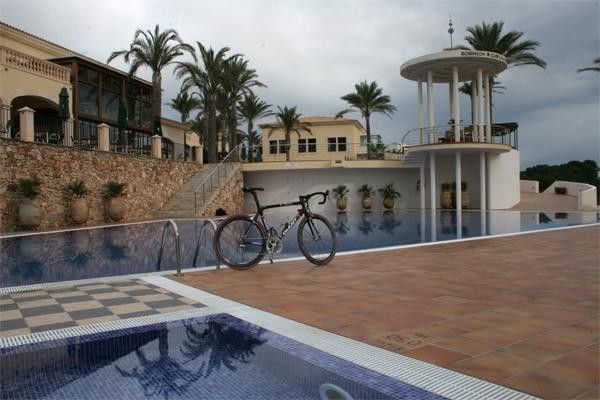 Luxurious surroundings for a new bike - the 2006 T-Mobile Giant takes in some quiet time by the pool.