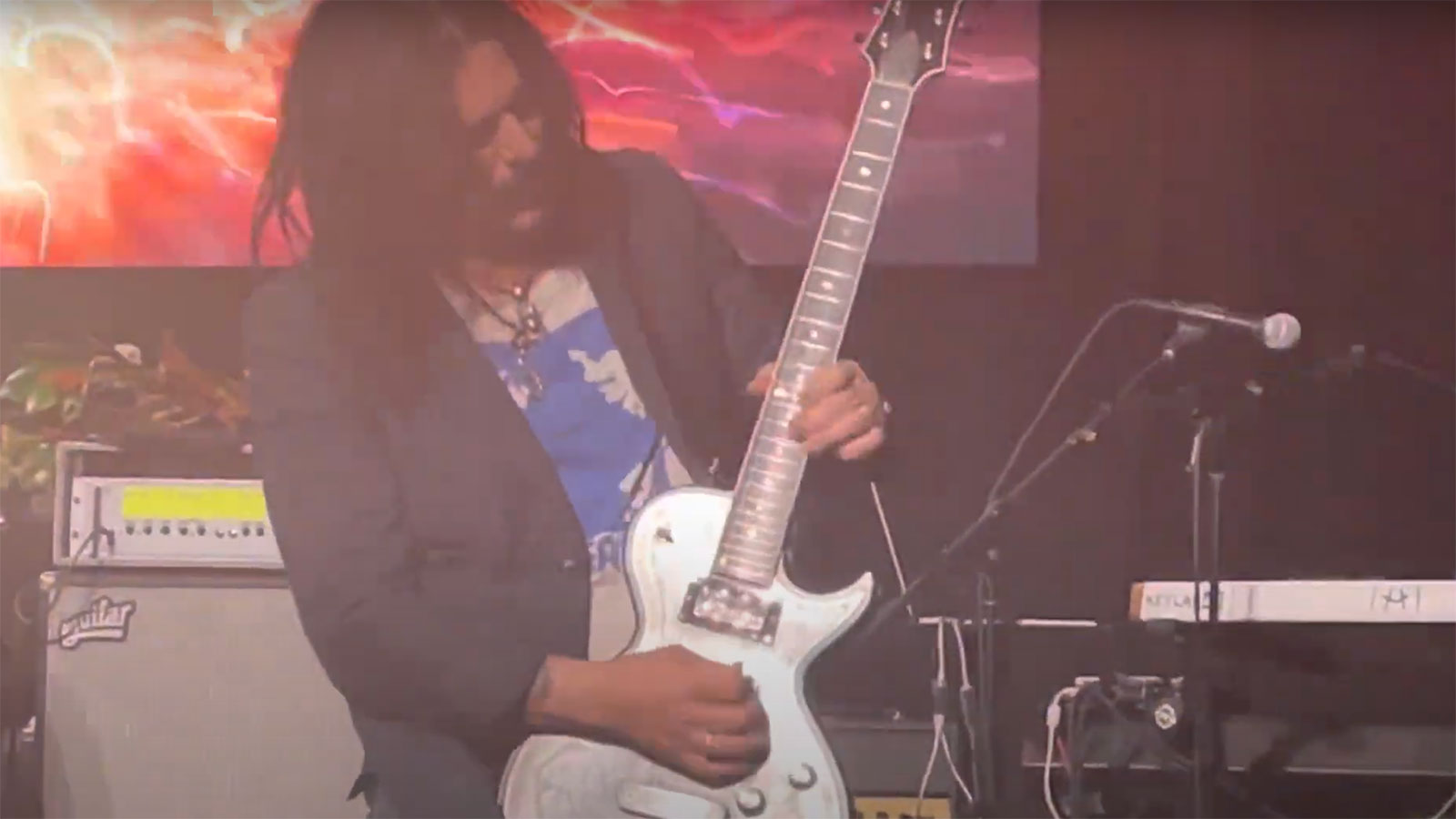 Gilby Clarke onstage with Porno For Pyros