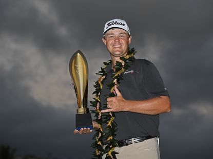 Patton Kizzire defends Sony Open in Hawaii