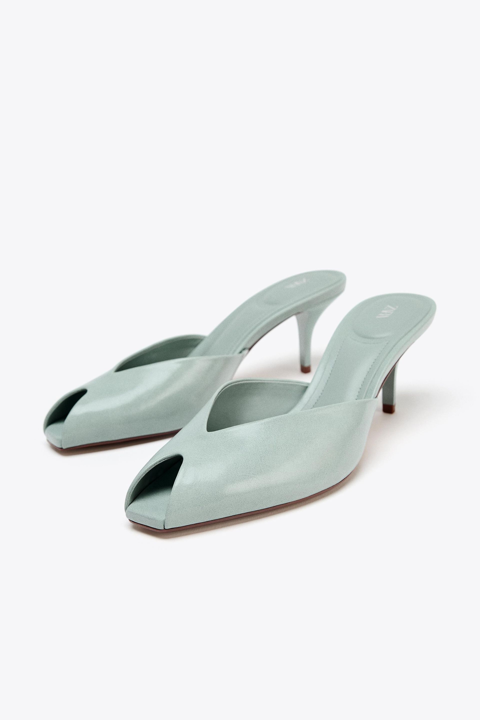 Patent Effect Sandals
