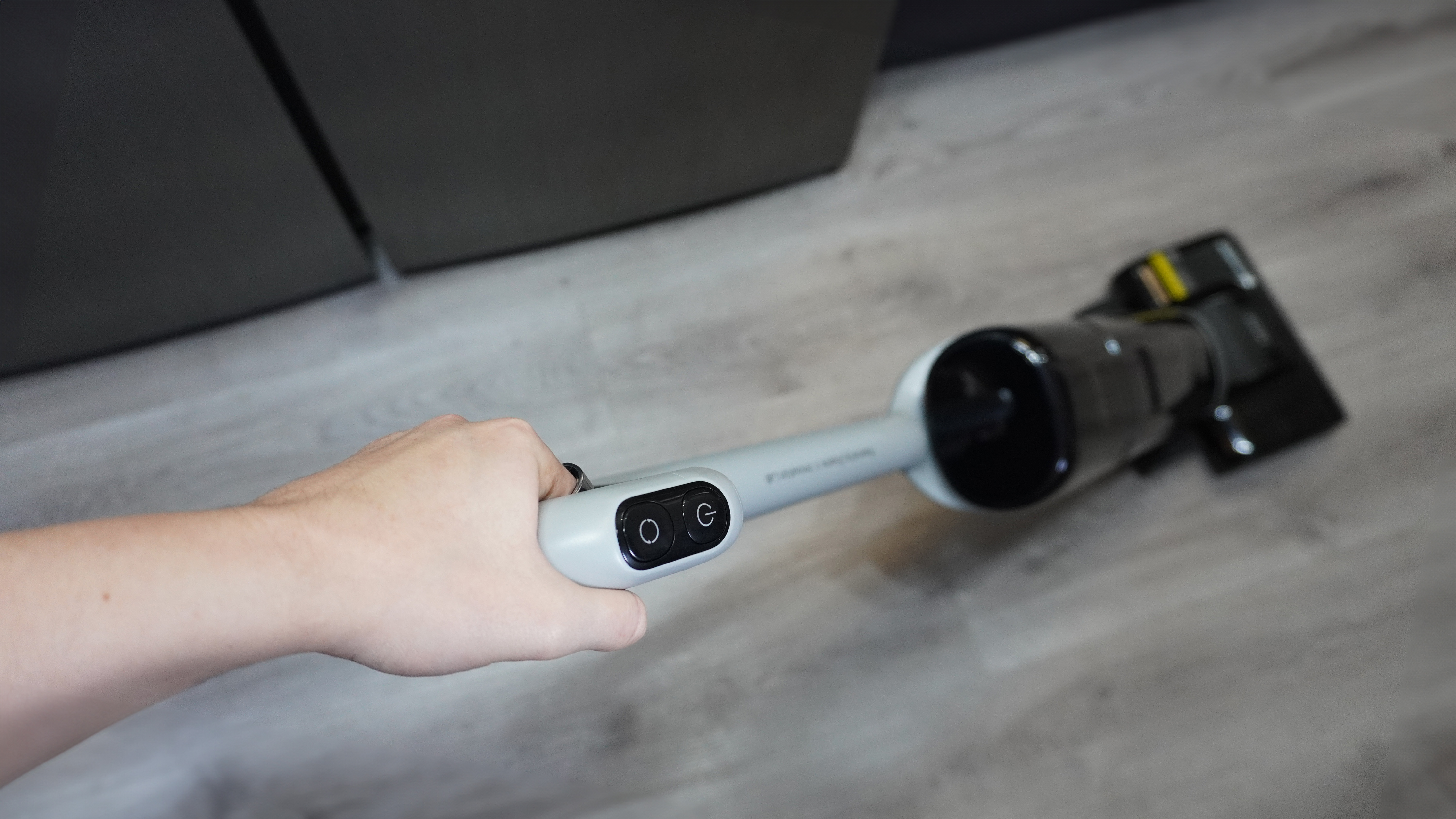 Dreame H15 Pro Heat wet and dry vacuum photographed on a carpet.