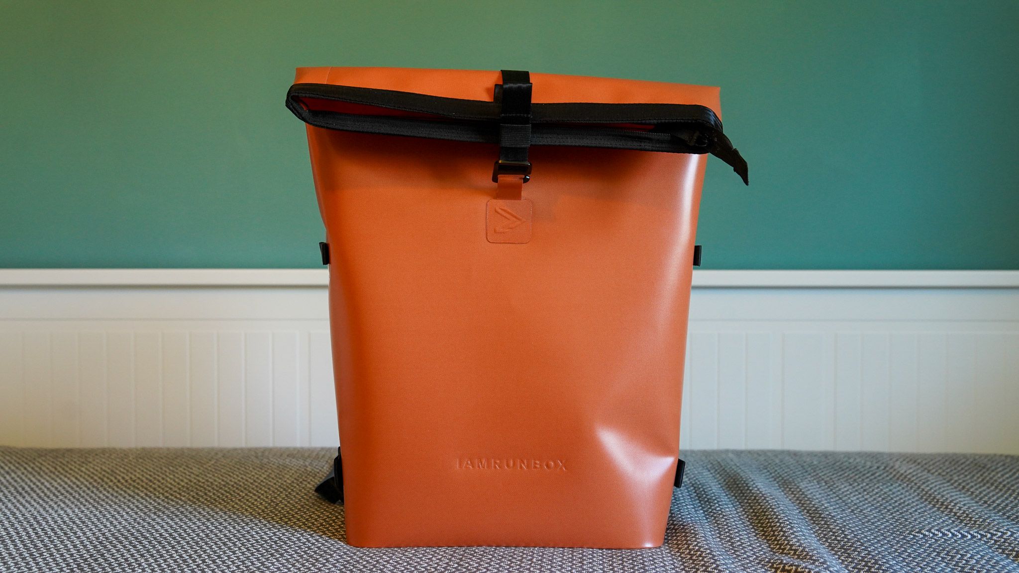 runrunrun ワンハンドルバッグ IAMRUNBOX Everyday Running Kit review: run, rain, repeat | T3