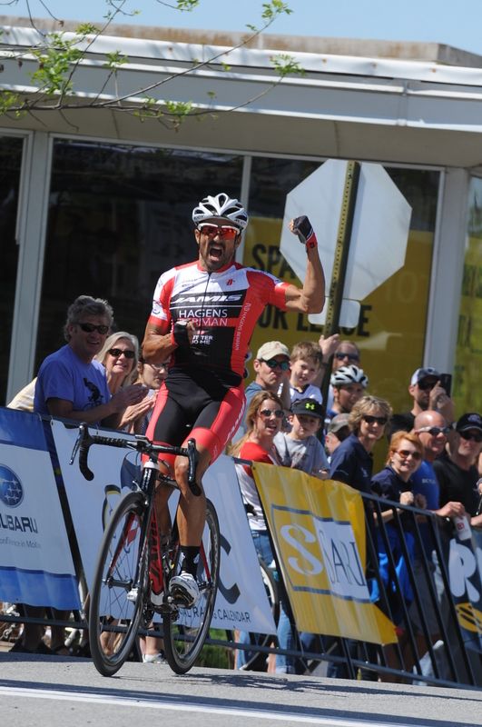 Lucas Sebastian Haedo (Jamis Hagens Berman p/b Sutter Home) celebrates victory