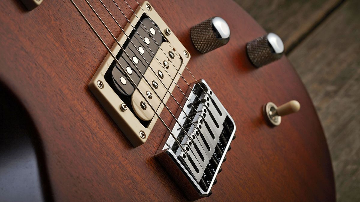 These Alnico V-loaded Kent Armstrong humbuckers have individual coil-splits that voice the inner single coils of each one