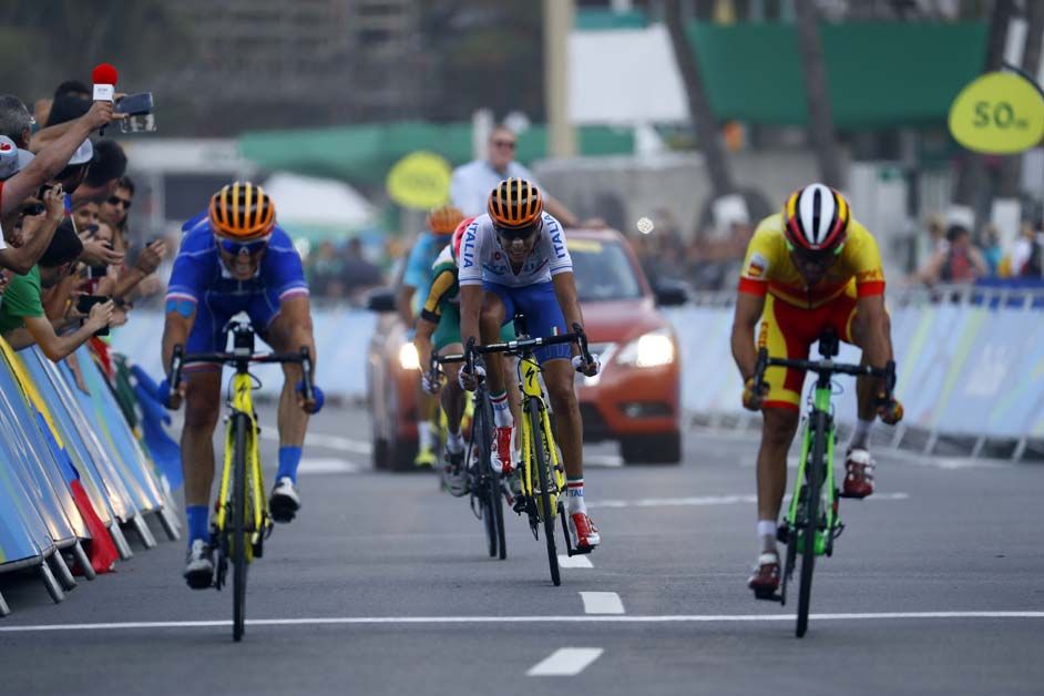 Joaquim Rodriguez sprints against Julian Alaphilippe for the minor placings