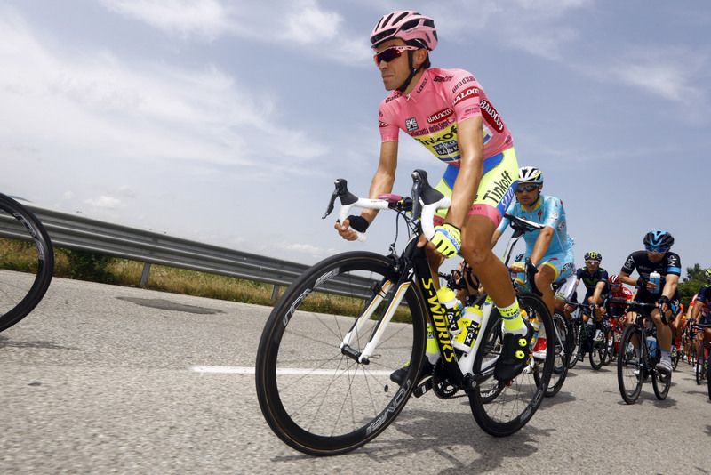 Alberto Contador (Tinkoff-Saxo) in the pink jersey