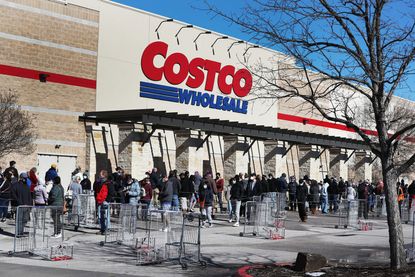 Costco raises its minimum wage