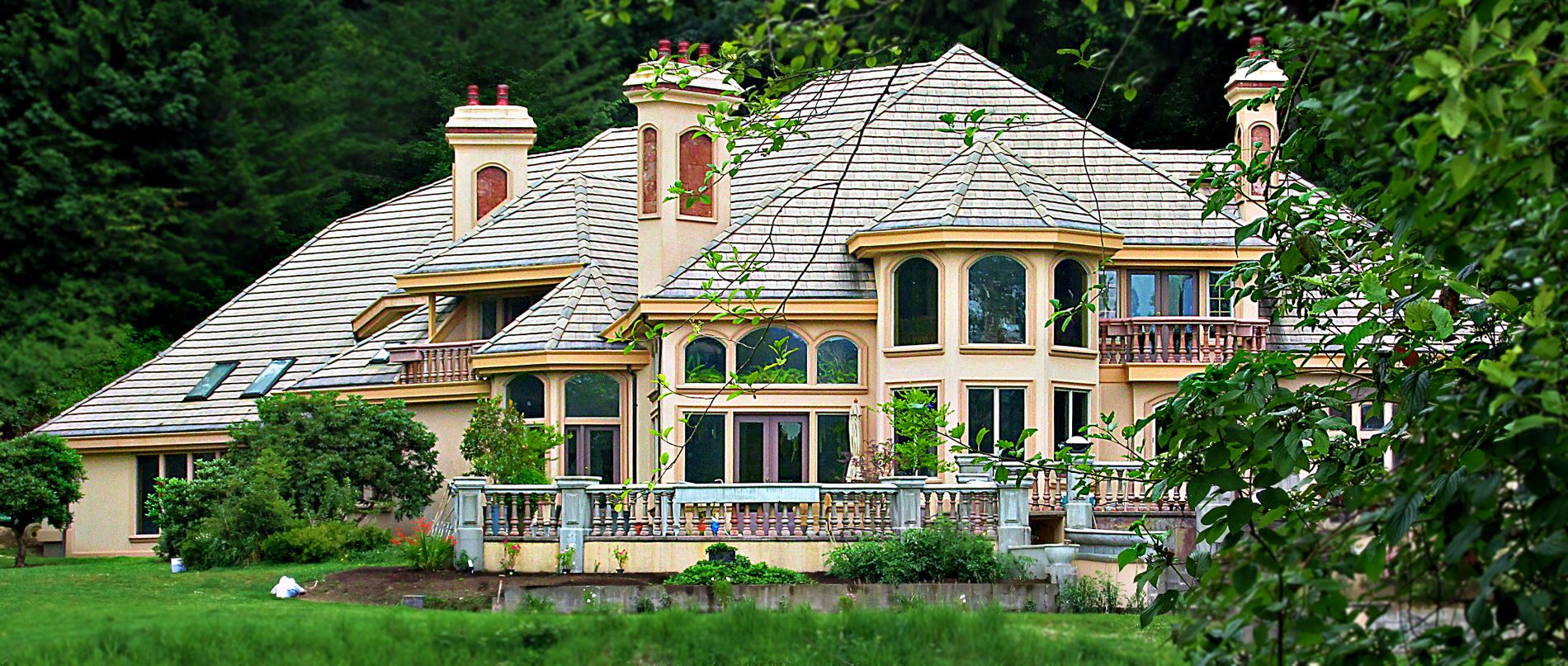 GuruShots - Captivating Architecture August 2025