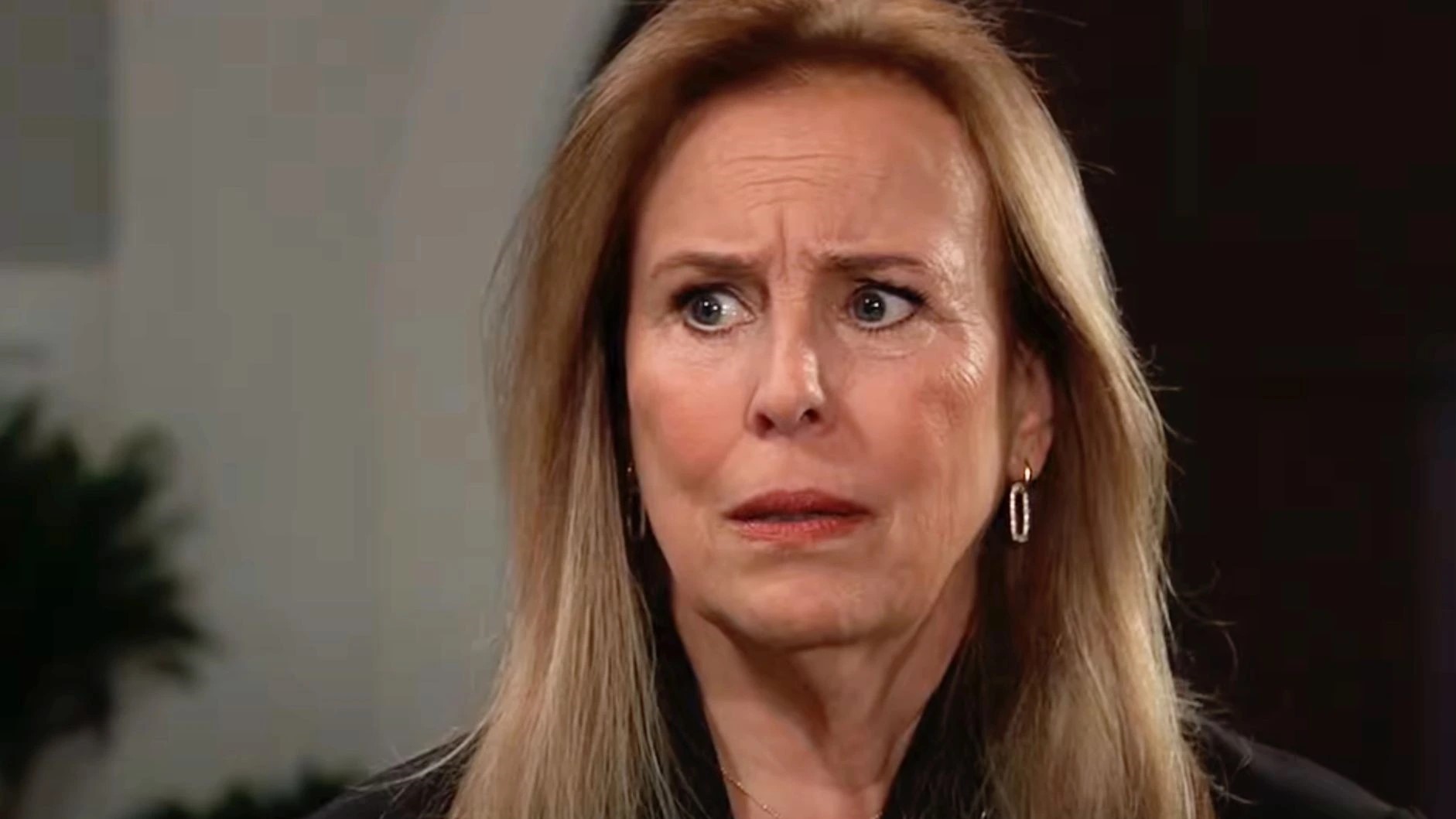 Genie Francis as Laura surprised in General Hospital
