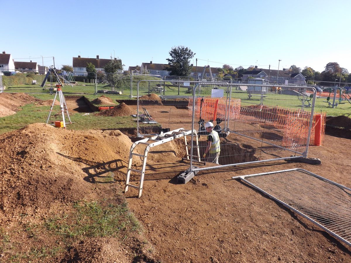 Archaeologists excavate the Bronze Age burials at Lechlade Skate Park in southwestern England.