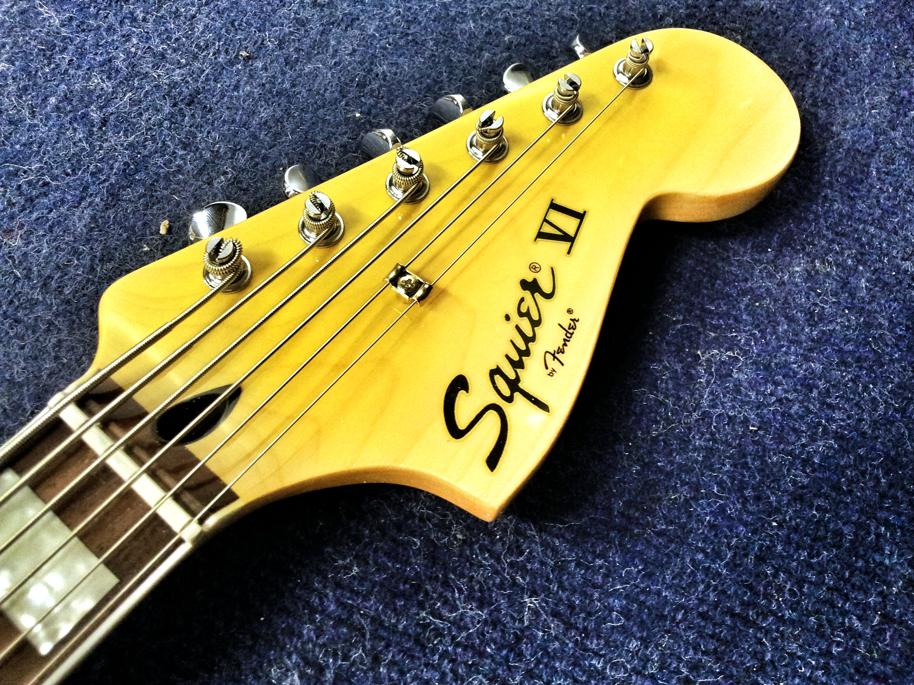 Squier Vintage Modified Bass VI