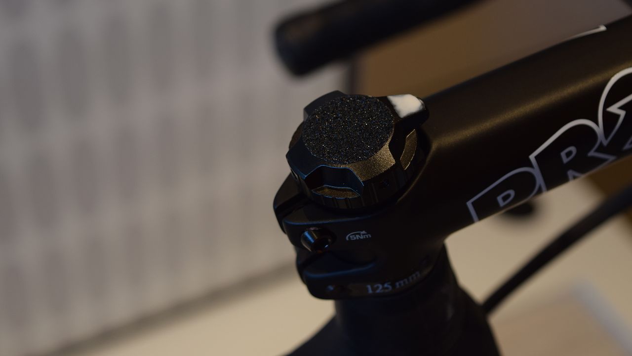 All of the Deceuninck-QuickStep riders had a prototype adjustment knob for the Future Shock as opposed to the commercial version