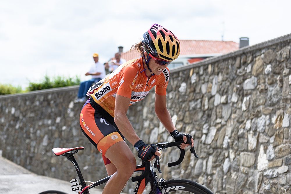 Evelyn Stevens battles up the final 400 metres to victory at Giro Rosa 2016 - Stage 2