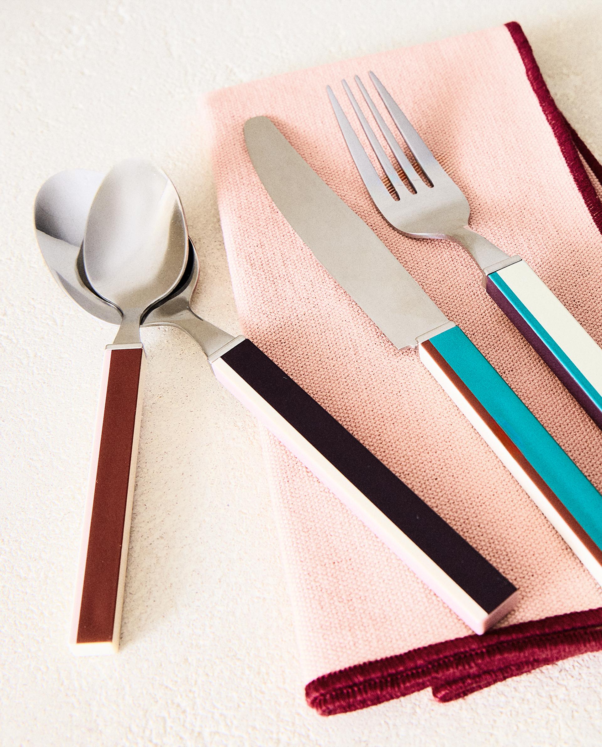 4-Piece Flatware Set With Striped Handle X Collagerie