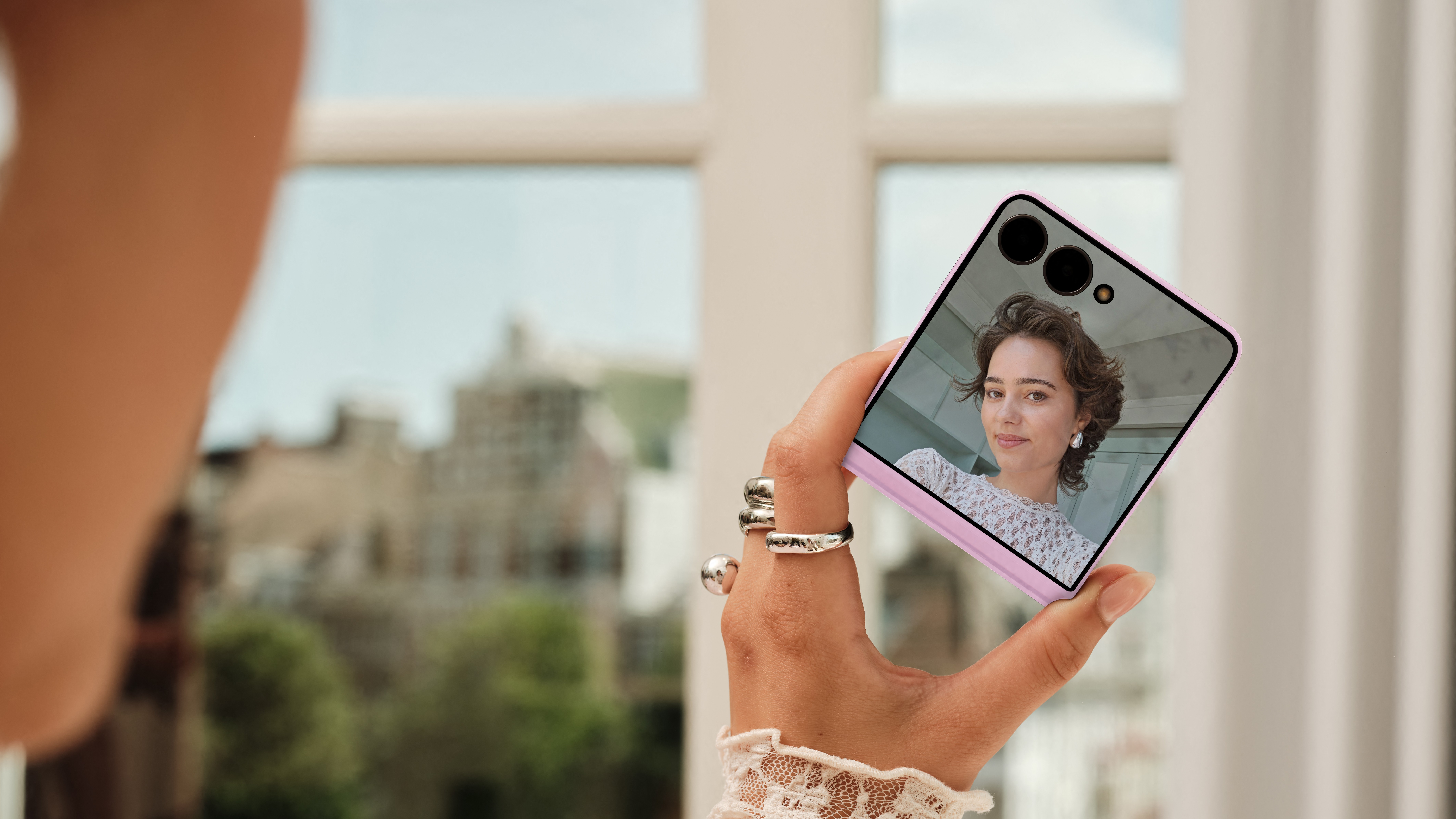 Samsung Galaxy Z Flip 8