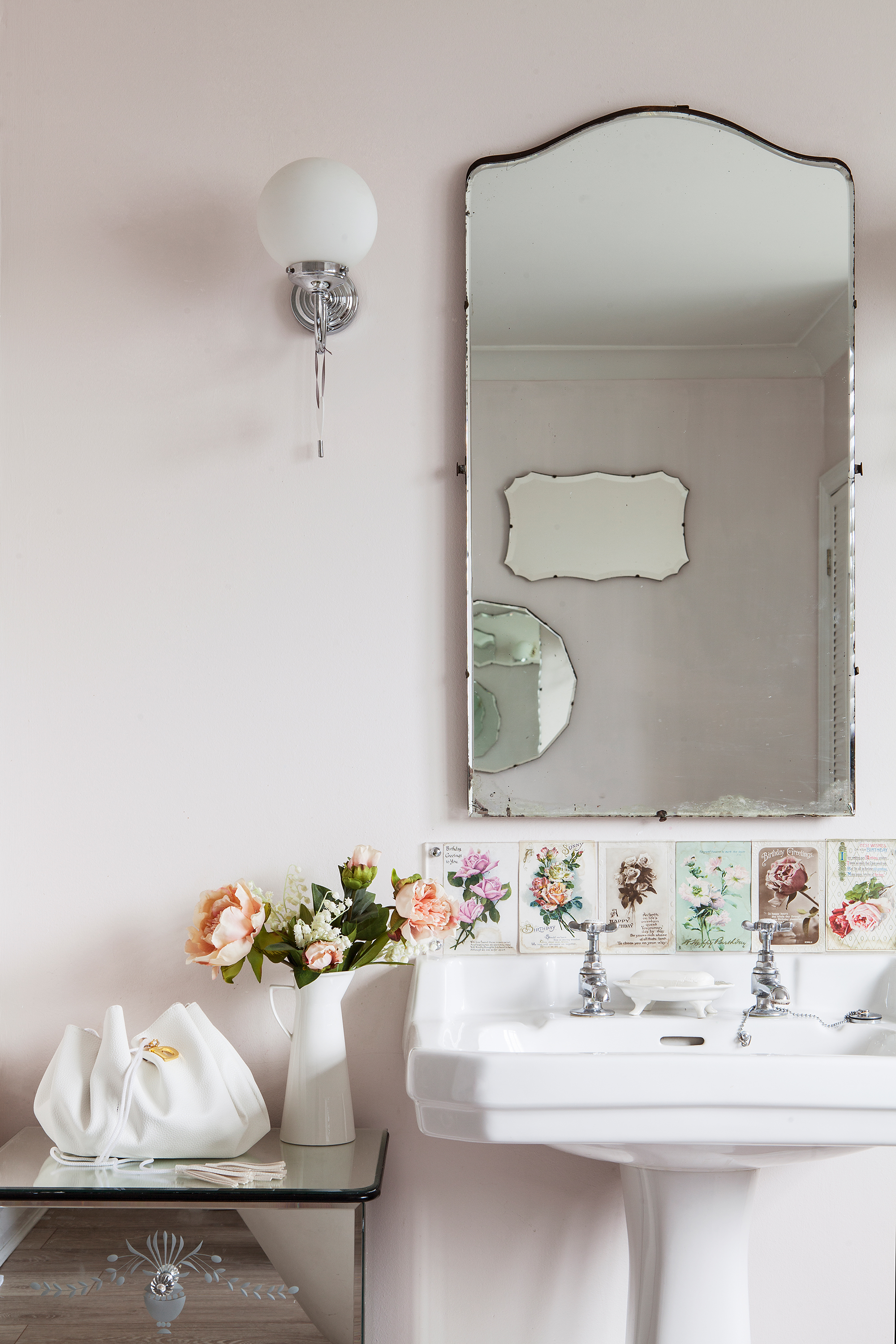 Sink with a handmade vintage floral splashback