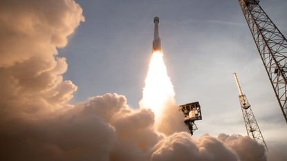 Boeing&#039;s Starliner spacecraft launches on a test flight in 2022.