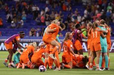 Netherlands players celebrate their win over Sweden