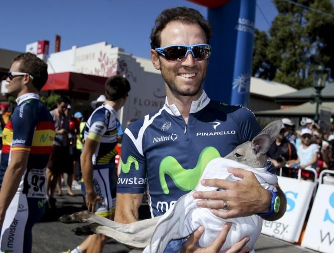 Alejandro Valverde gets his picture with a joey