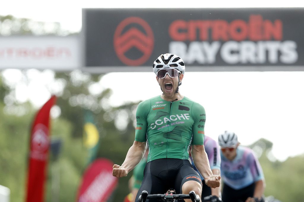 Graeme Frislie wins the 2023 Mens Elite Citroen Bay Crits at Eastern Gardens Geelong on Monday, Jan 2, 2023.(Photo by Con CHRONIS)