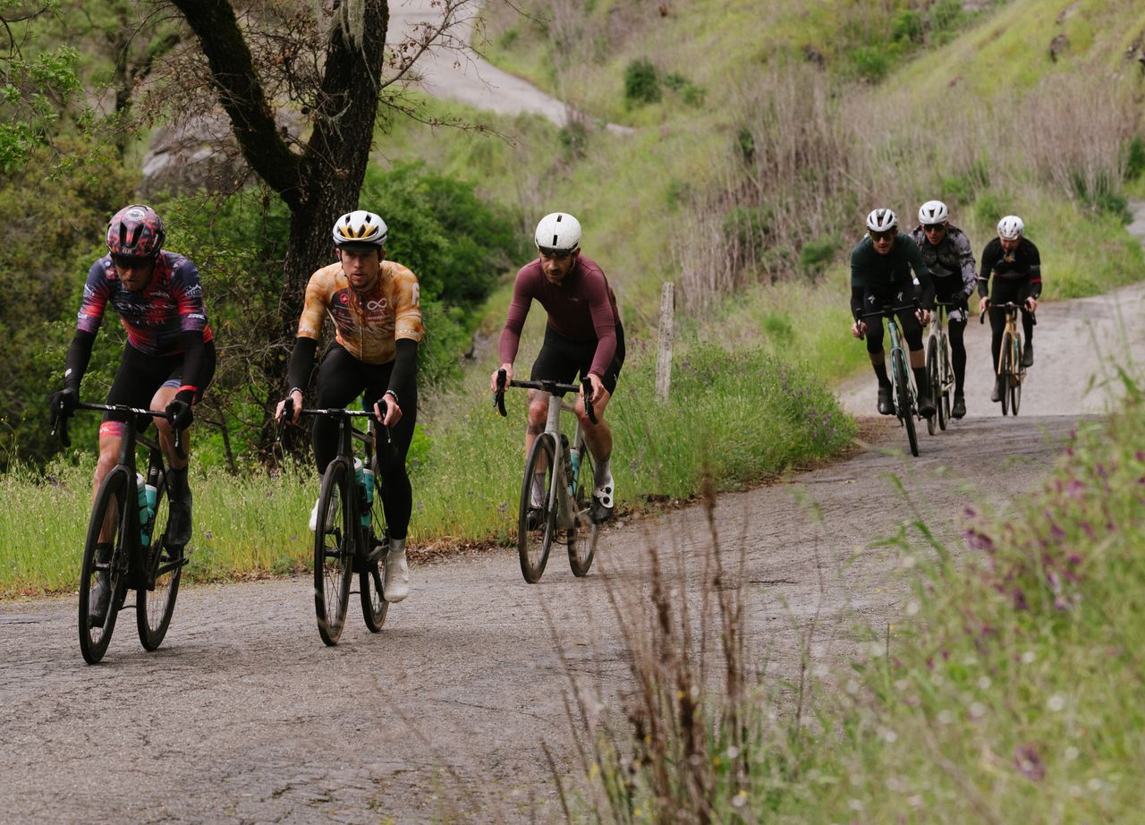 The lead pack in the men's division at 2024 The Growler