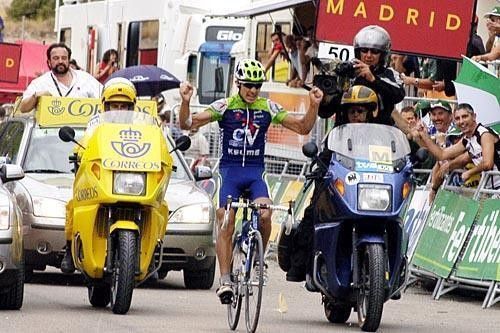 The Xorret de Cati in 2004, topped by Eladio Jimenez (Comunidad Valenciana-Kelme).