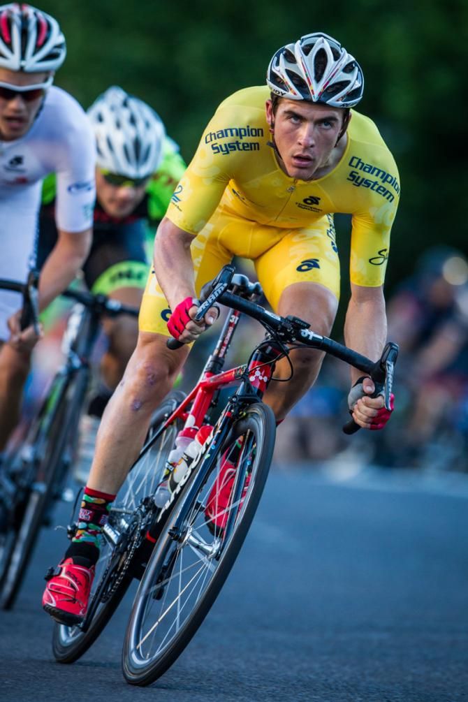 Serghei Tsvetkov (Jelly Belly) closes a gap on the front.