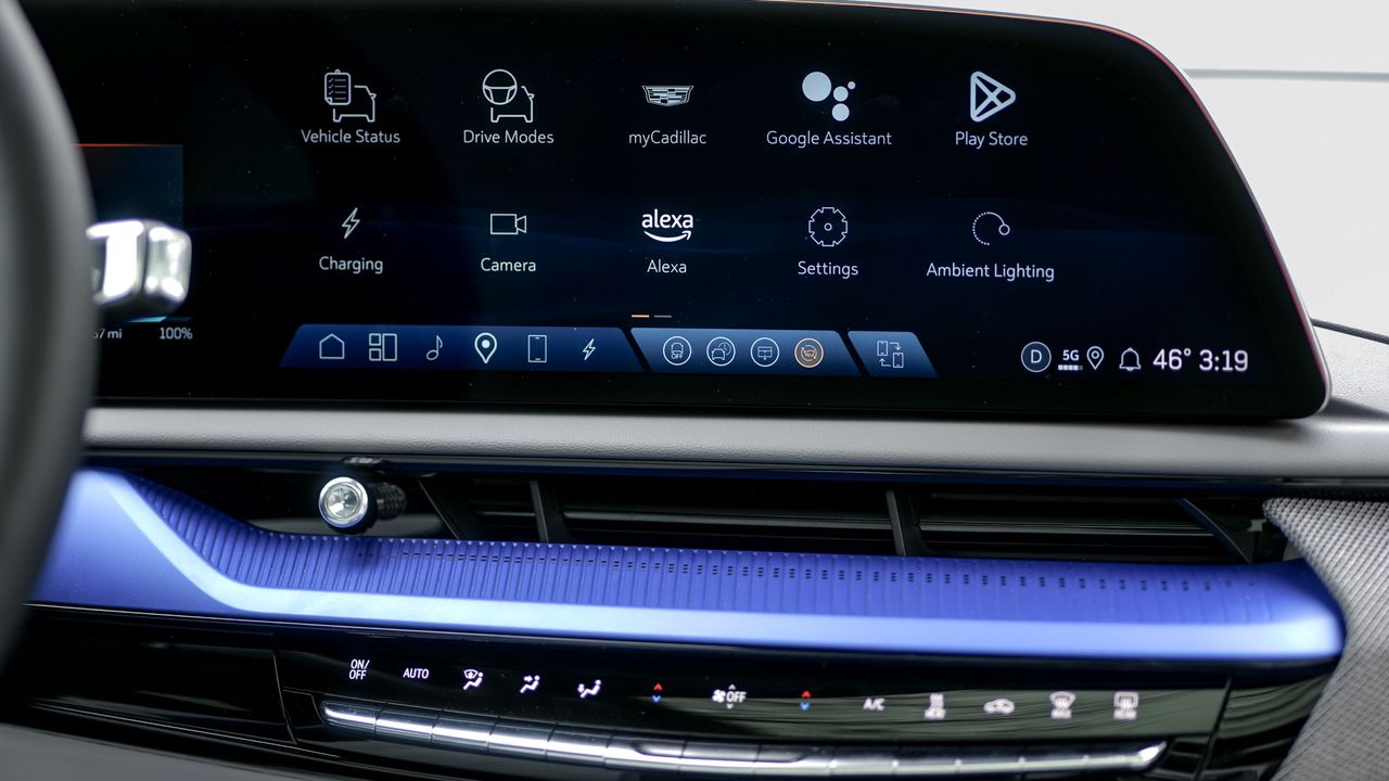 2025 Cadillac Optiq Sport 2 test drive.