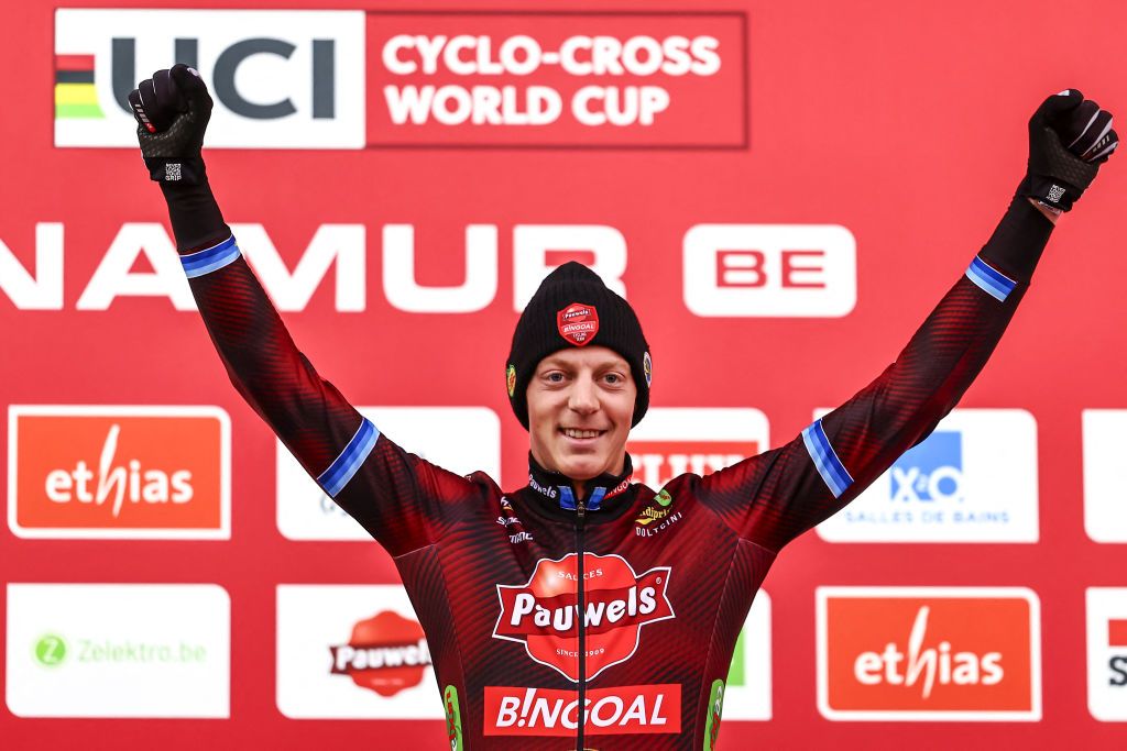 riders during the men's 2024 Namur UCI world cup