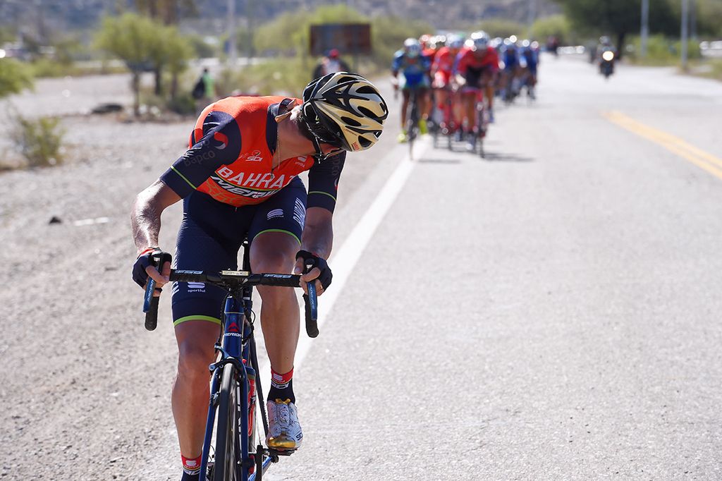 Vincenzo Nibali (Bahrain-Merida) checks to see if the peloton is reacting