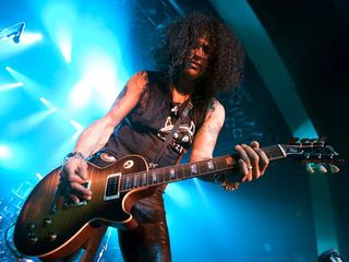Slash says his solo record will be mighty Tweet