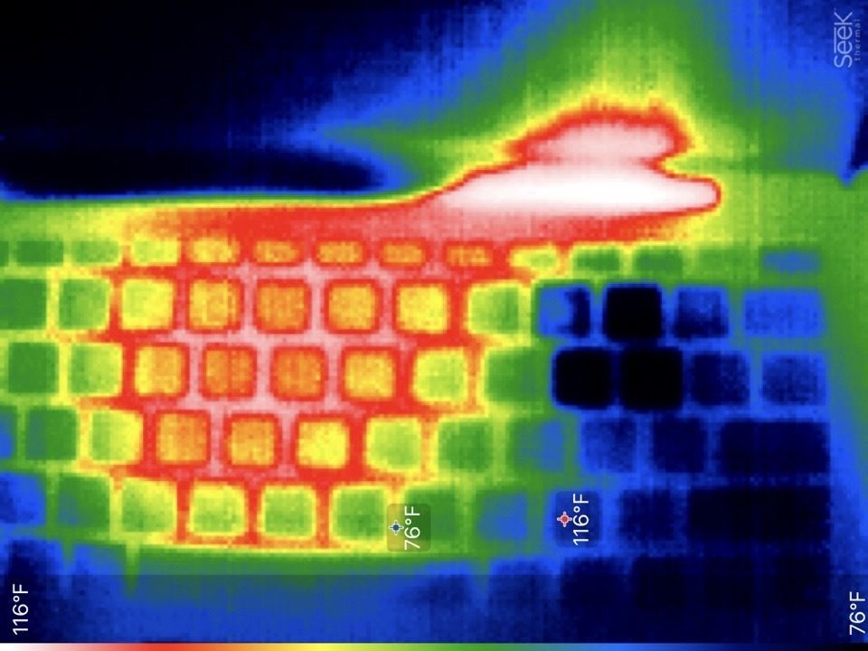 Thermal readings of Surface Laptop Go 2 (2022).