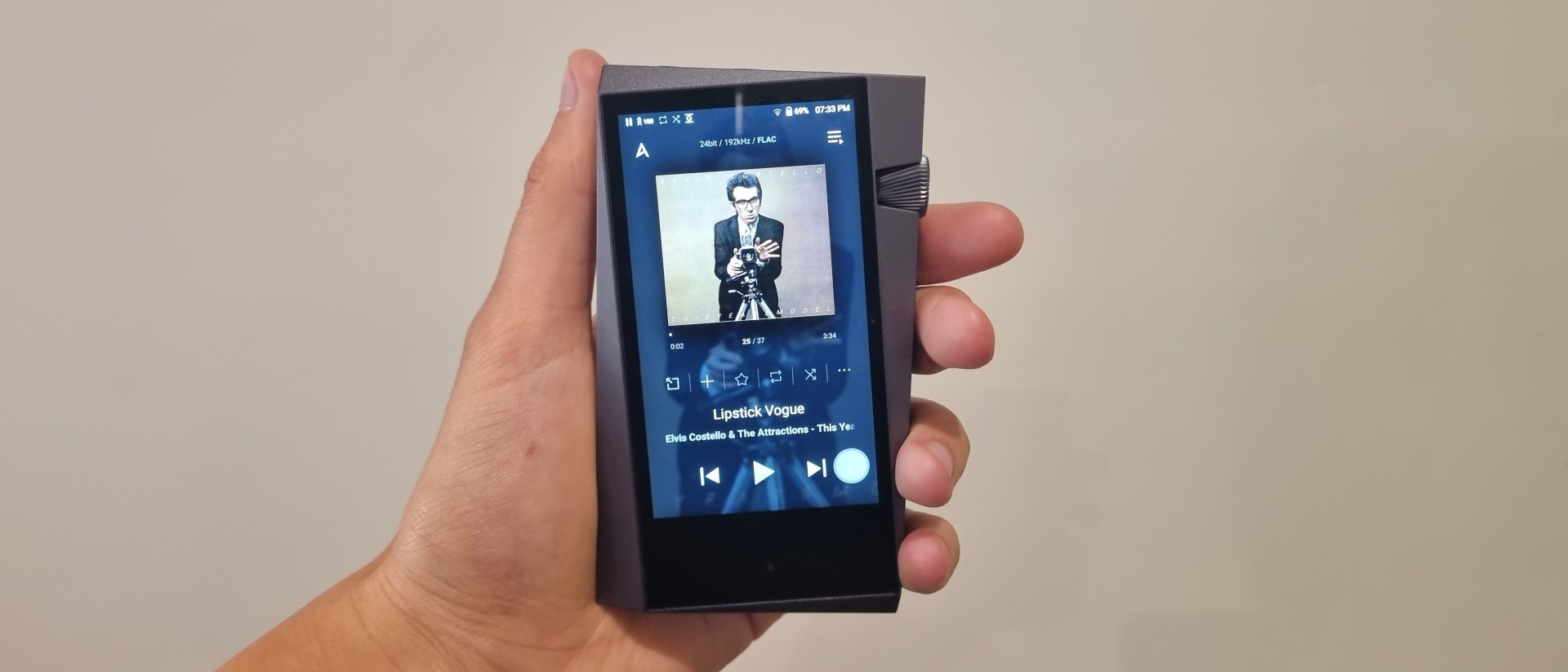 特売中Astell&Kern A&norma SR25 MKII ケース付き ポータブルプレーヤー