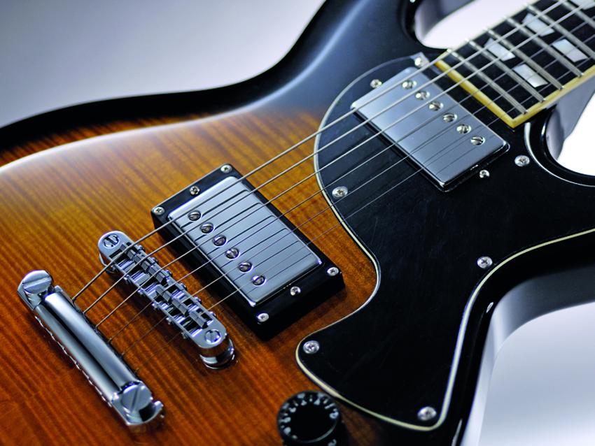 The S-1 Custom is similar in design to the Les Paul Junior.