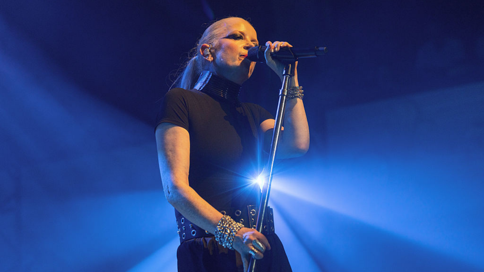 Shirley Manson of Garbage performs at Auckland Town Hall on December 03, 2025 in Auckland, New Zealand.
