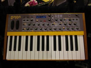 Dave smith mopho keyboard