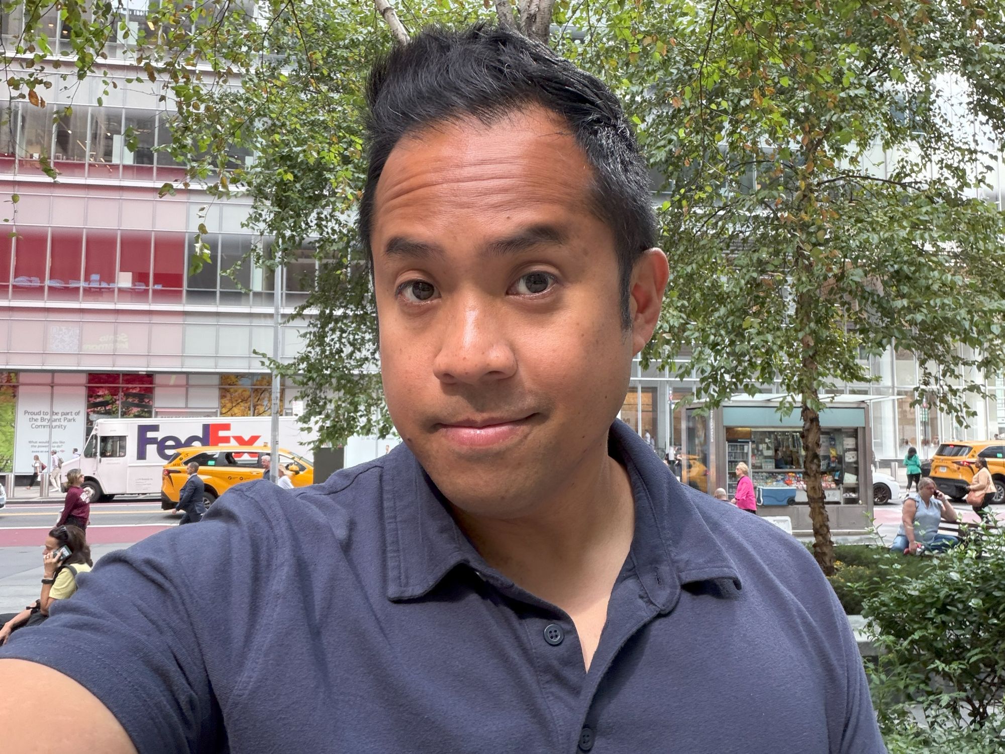 Apple iPhone 17 selfie sample.