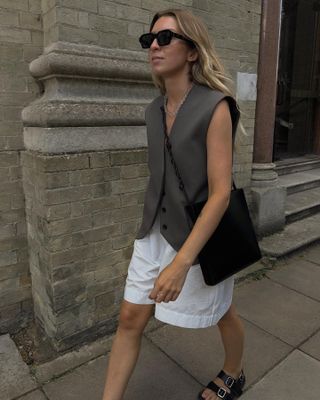 Tops to wear with shorts: @brittanybathgate wears a waistcoat with shorts