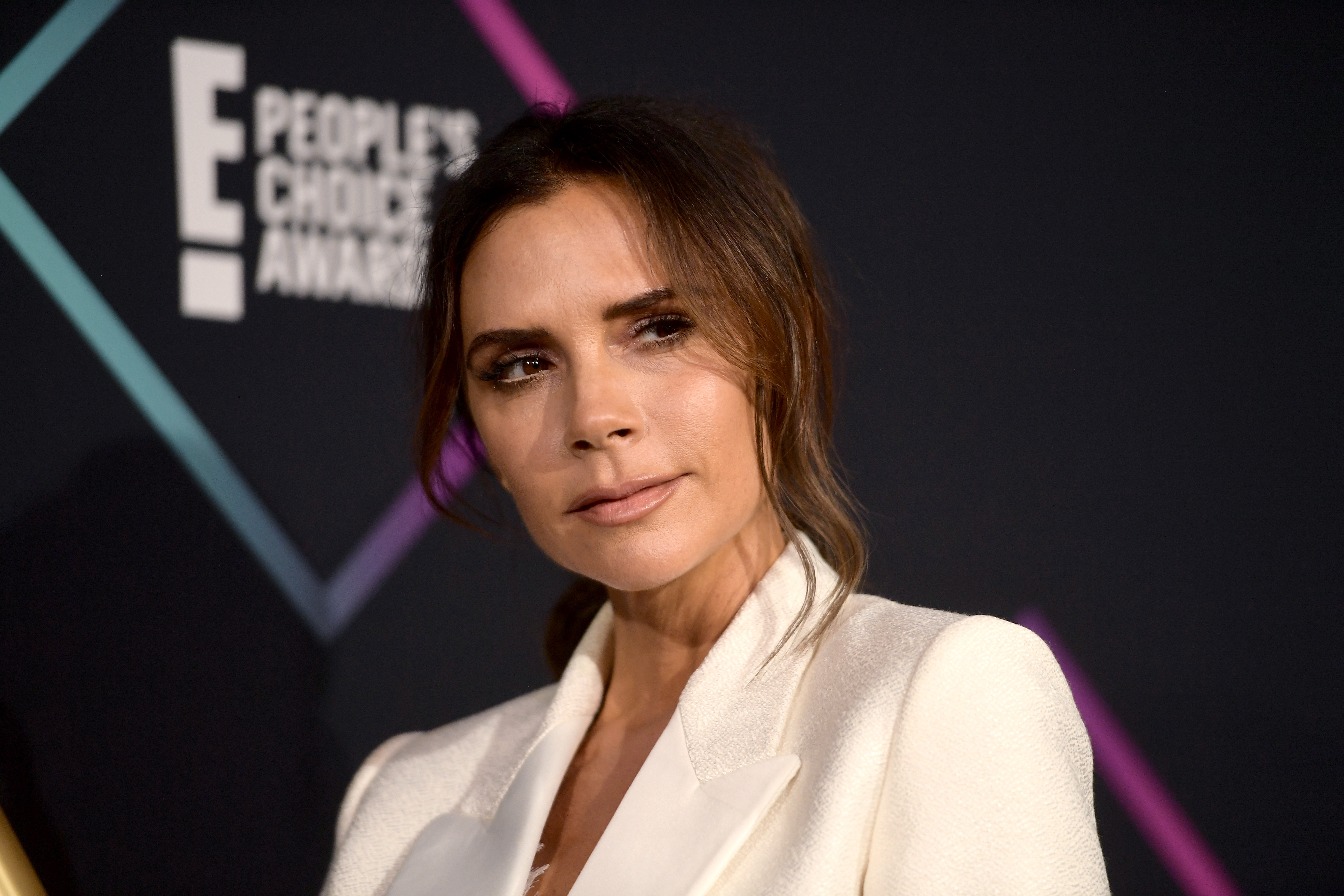 poses in the press room during the People's Choice Awards 2018 at Barker Hangar on November 11, 2018 in Santa Monica, California.