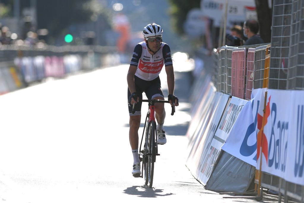 COMO ITALY AUGUST 15 Arrival Vincenzo Nibali of Italy and Team Trek Segafredo during the 114th Il Lombardia 2020 a 231km race from Bergamo to Como ilombardia IlLombardia on August 15 2020 in Como Italy Photo by Tim de WaeleGetty Images
