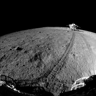 China’s Yutu lunar rover took this image of Change’3 lander.
