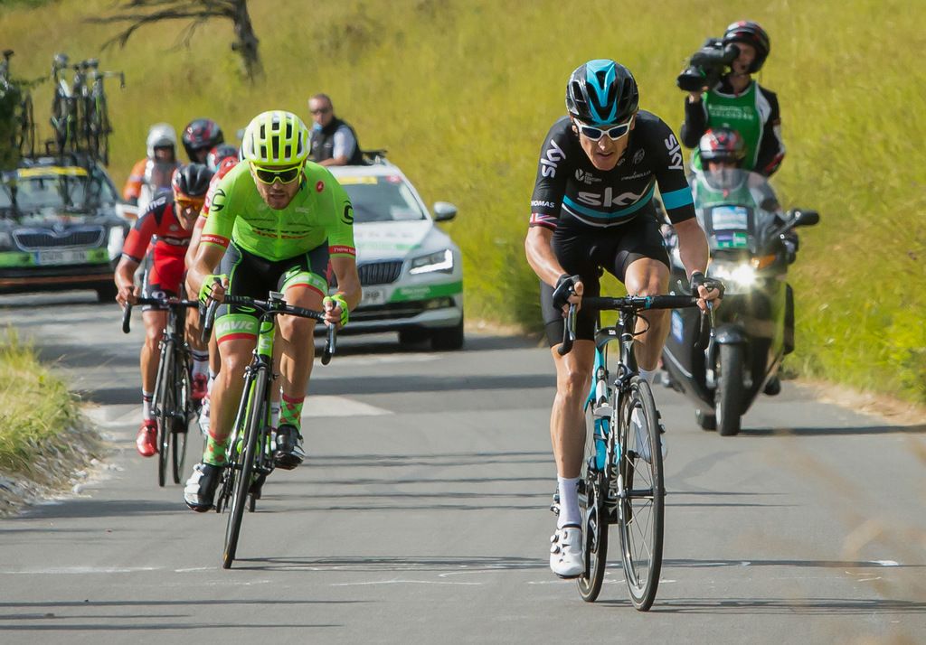 Geraint Thomas (Team Sky) and Paddy Bevin (Cannondale-Drapac) make their move